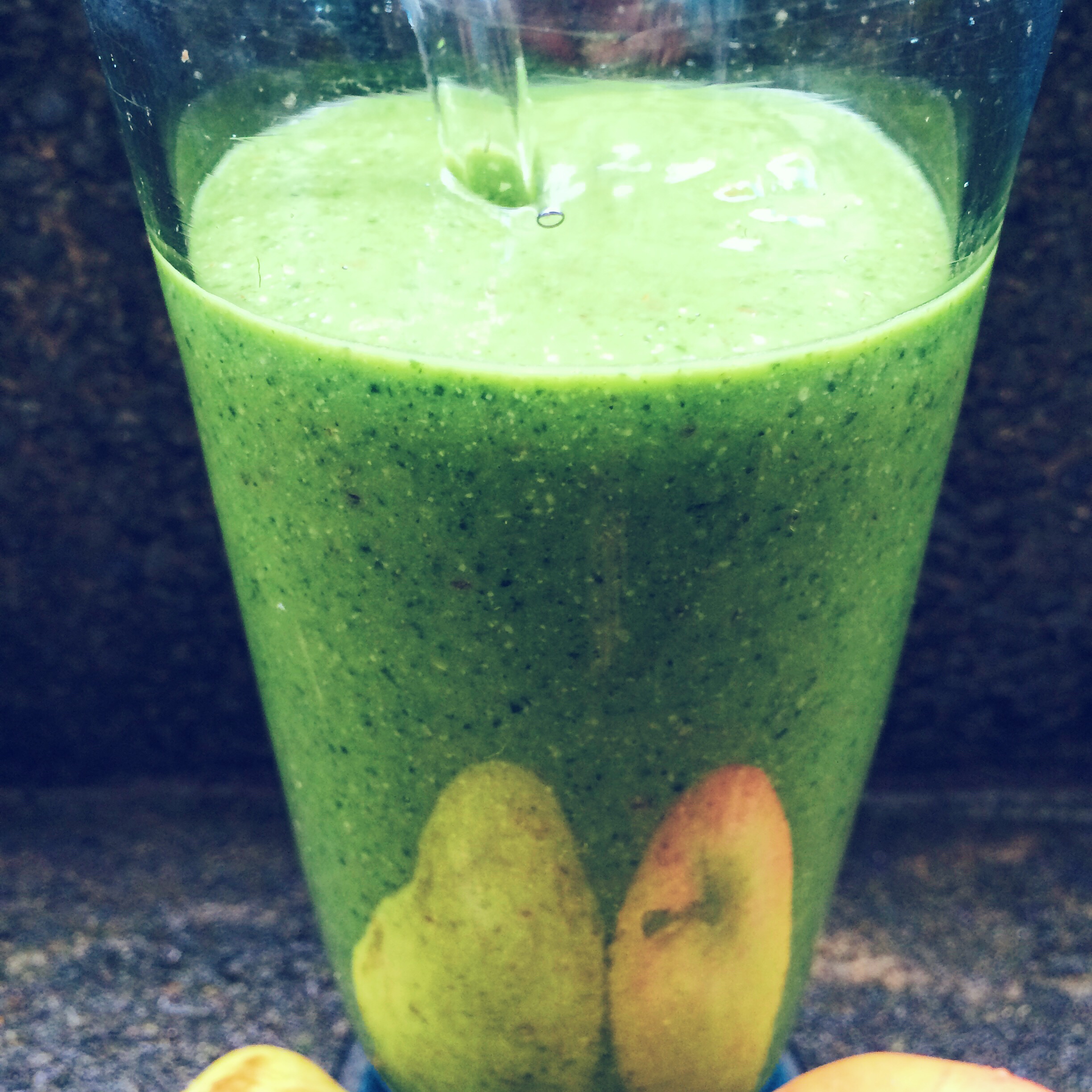 Apple Pear Spinach Detox Smoothie
